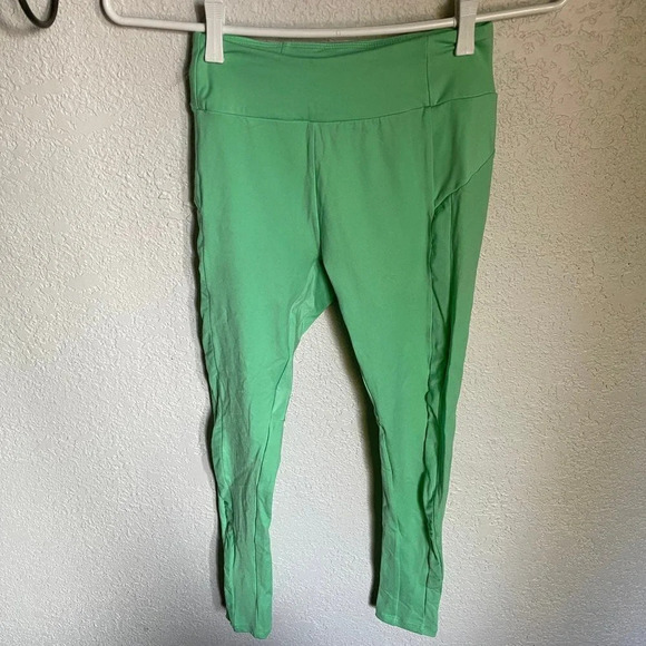 Gymshark Mesh Move Leggings - Picture 3 of 8